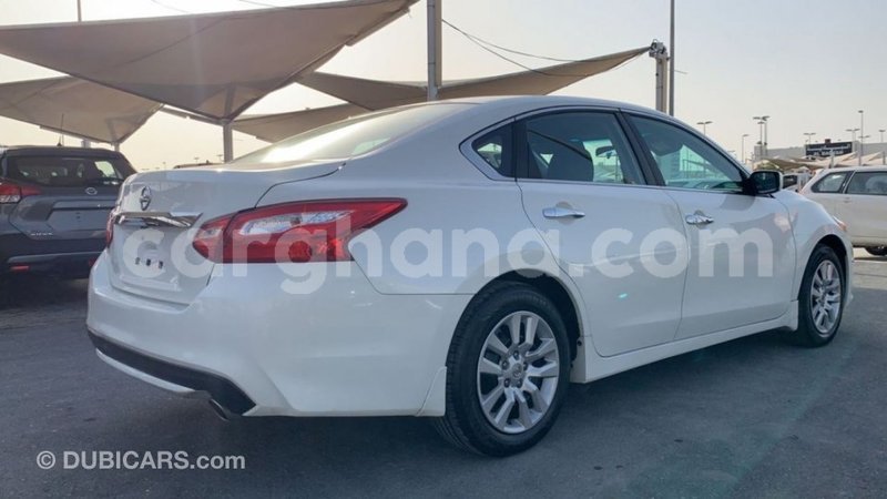 Big with watermark nissan altima ashanti import dubai 40405