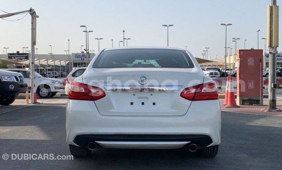 Ra Imported Nissan Altima funfun Ọkọ̀ in Import - Dubai ni Ashanti Ra Imported Nissan Altima funfun Ọkọ̀ in Import - Dubai ni Ashanti