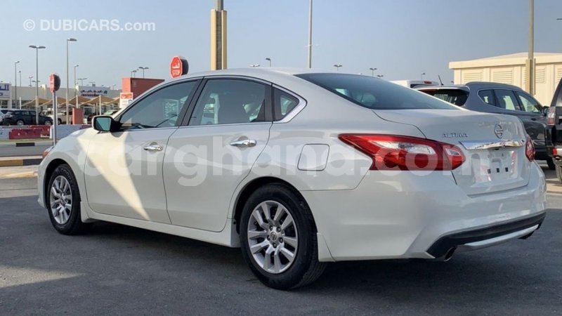 Big with watermark nissan altima ashanti import dubai 40405