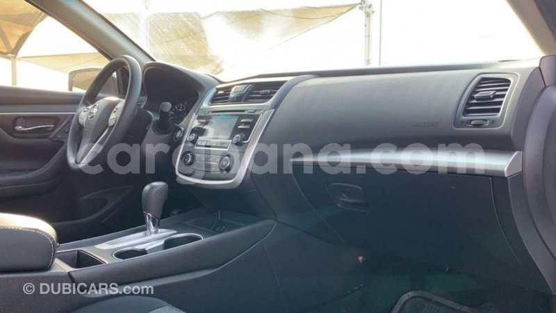 Big with watermark nissan altima ashanti import dubai 40405