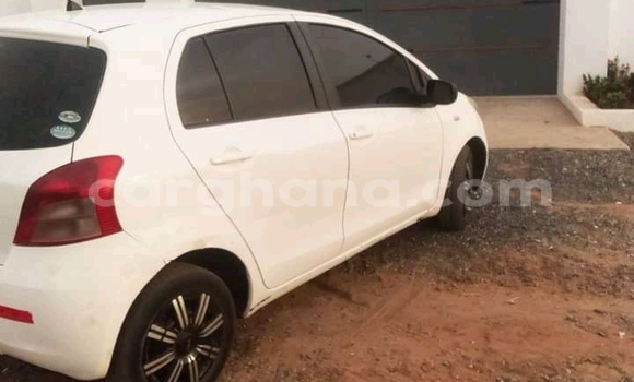 Buy Used Toyota Vitz White Car in Accra in Greater Accra Buy Used Toyota Vitz White Car in Accra in Greater Accra
