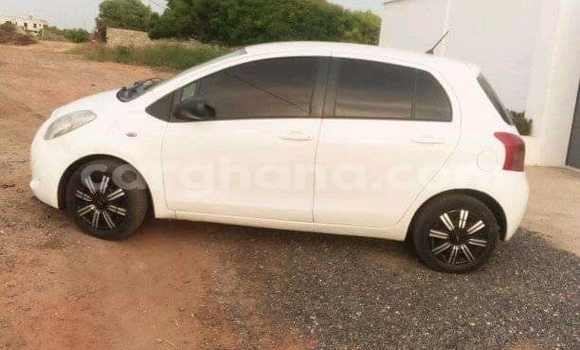 Buy Used Toyota Vitz White Car in Accra in Greater Accra Buy Used Toyota Vitz White Car in Accra in Greater Accra