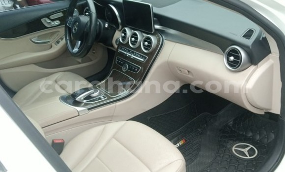 Sayi Na hannu Mercedes‒Benz C–Class White Mota in Tema a Greater Accra Sayi Na hannu Mercedes‒Benz C–Class White Mota in Tema a Greater Accra