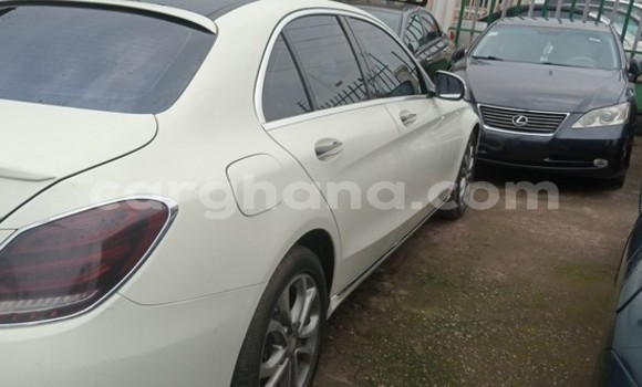 Sayi Na hannu Mercedes‒Benz C–Class White Mota in Tema a Greater Accra Sayi Na hannu Mercedes‒Benz C–Class White Mota in Tema a Greater Accra