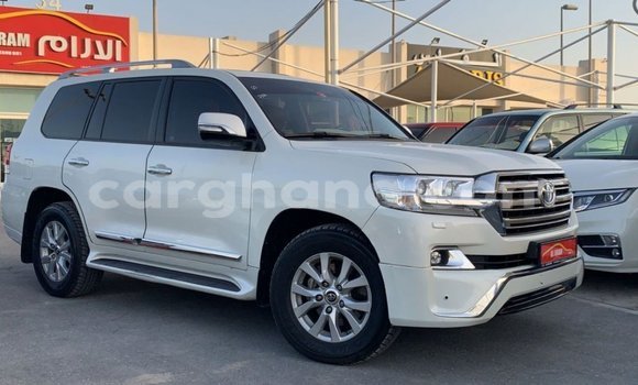 Sayi Imported Toyota Land Cruiser White Mota in Import - Dubai a Ashanti Sayi Imported Toyota Land Cruiser White Mota in Import - Dubai a Ashanti