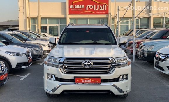 Sayi Imported Toyota Land Cruiser White Mota in Import - Dubai a Ashanti Sayi Imported Toyota Land Cruiser White Mota in Import - Dubai a Ashanti
