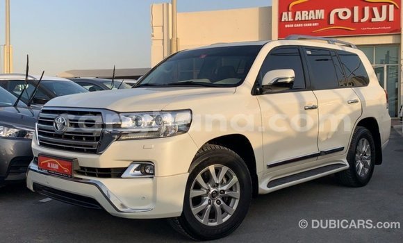 Sayi Imported Toyota Land Cruiser White Mota in Import - Dubai a Ashanti Sayi Imported Toyota Land Cruiser White Mota in Import - Dubai a Ashanti