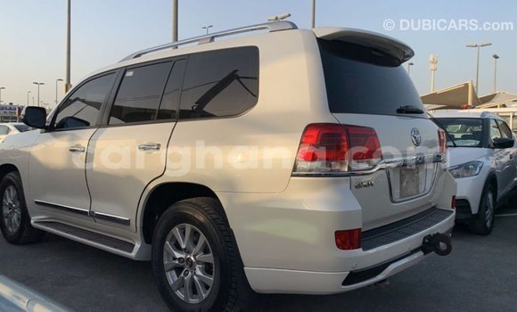 Sayi Imported Toyota Land Cruiser White Mota in Import - Dubai a Ashanti Sayi Imported Toyota Land Cruiser White Mota in Import - Dubai a Ashanti