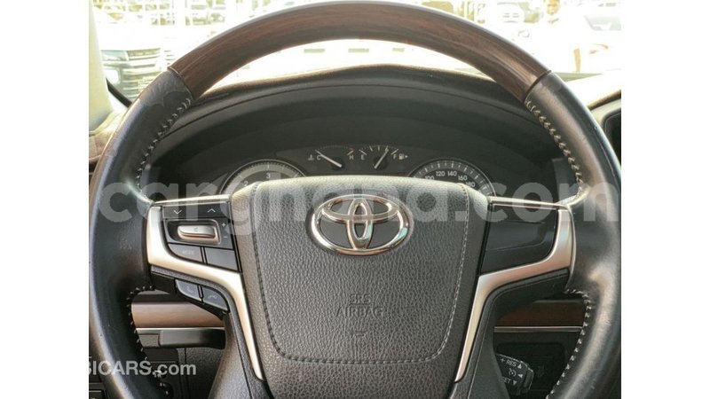 Big with watermark toyota land cruiser ashanti import dubai 40435