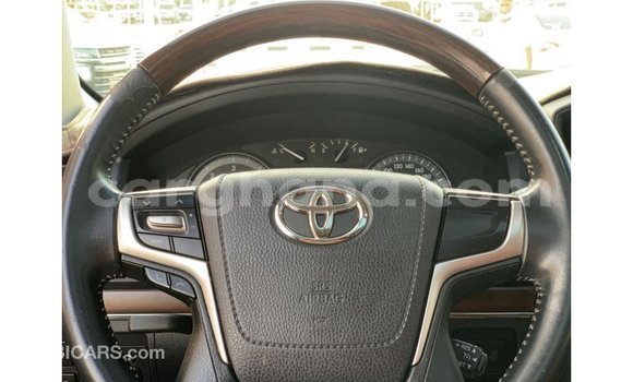 Sayi Imported Toyota Land Cruiser White Mota in Import - Dubai a Ashanti Sayi Imported Toyota Land Cruiser White Mota in Import - Dubai a Ashanti