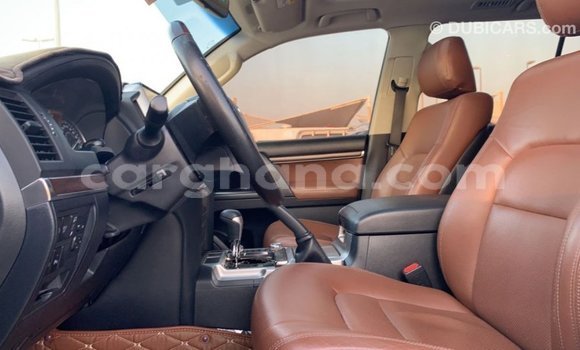 Sayi Imported Toyota Land Cruiser White Mota in Import - Dubai a Ashanti Sayi Imported Toyota Land Cruiser White Mota in Import - Dubai a Ashanti
