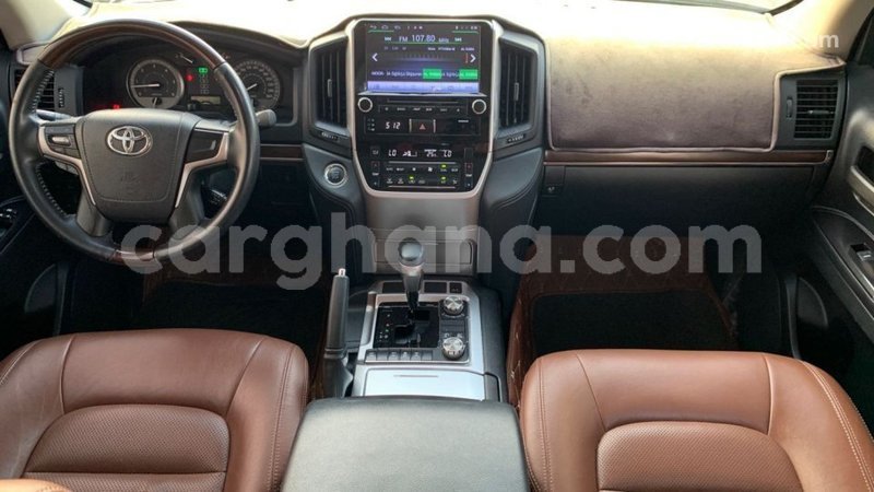 Big with watermark toyota land cruiser ashanti import dubai 40435