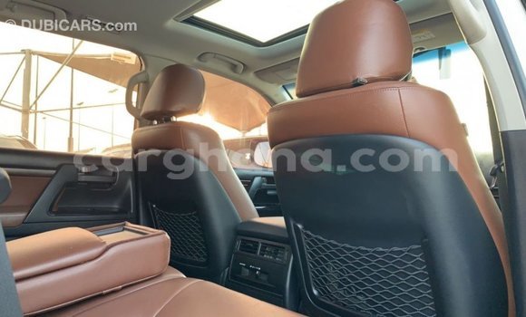 Sayi Imported Toyota Land Cruiser White Mota in Import - Dubai a Ashanti Sayi Imported Toyota Land Cruiser White Mota in Import - Dubai a Ashanti