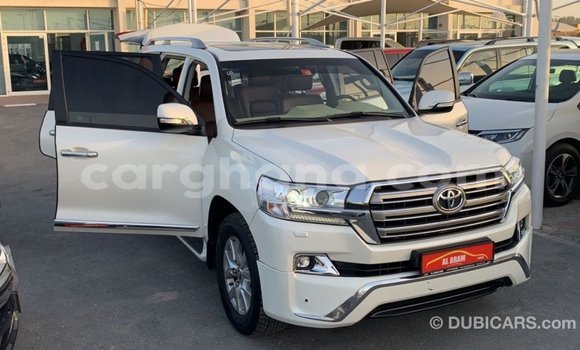 Sayi Imported Toyota Land Cruiser White Mota in Import - Dubai a Ashanti Sayi Imported Toyota Land Cruiser White Mota in Import - Dubai a Ashanti