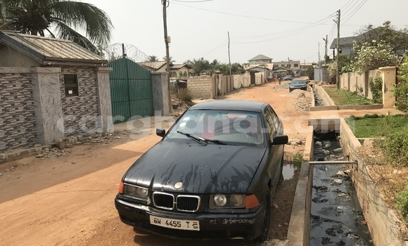 Ra Àlòkù BMW 3–Series Black Ọkọ̀ in Accra ni Greater Accra Ra Àlòkù BMW 3–Series Black Ọkọ̀ in Accra ni Greater Accra