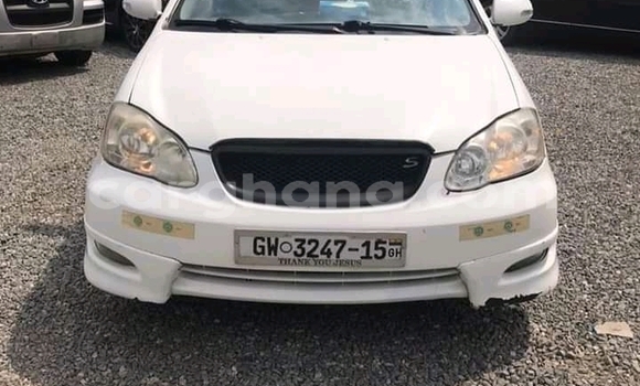 Sayi Na hannu Toyota Corolla White Mota in Accra a Greater Accra