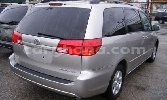 Ra Àlòkù Toyota Sienna Silver Ọkọ̀ in Sekondi–Takoradi Metropolitan ni Oorun Ra Àlòkù Toyota Sienna Silver Ọkọ̀ in Sekondi–Takoradi Metropolitan ni Oorun