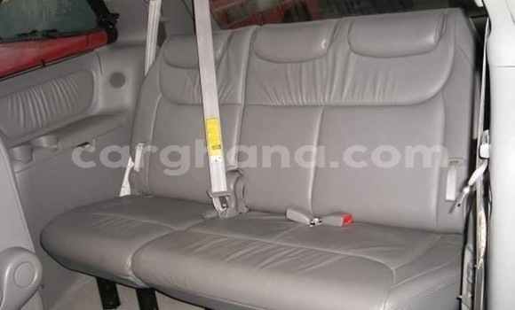 Ra Àlòkù Toyota Sienna Silver Ọkọ̀ in Sekondi–Takoradi Metropolitan ni Oorun Ra Àlòkù Toyota Sienna Silver Ọkọ̀ in Sekondi–Takoradi Metropolitan ni Oorun