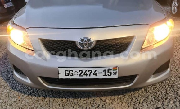 Sayi Na hannu Toyota Corolla Azurfa Mota in Atebubu–Amantin a Brong-Ahafo