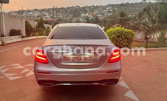 Ra Àlòkù Mercedes-Benz E200 Silver Ọkọ̀ in Accra ni Greater Accra Ra Àlòkù Mercedes-Benz E200 Silver Ọkọ̀ in Accra ni Greater Accra