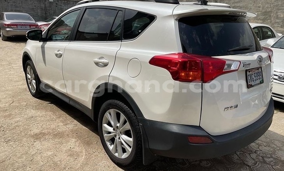 Buy Used Toyota RAV4 White Car in Sekondi–Takoradi Metropolitan in Western Buy Used Toyota RAV4 White Car in Sekondi–Takoradi Metropolitan in Western