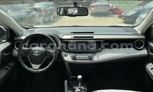 Buy Used Toyota RAV4 White Car in Sekondi–Takoradi Metropolitan in Western Buy Used Toyota RAV4 White Car in Sekondi–Takoradi Metropolitan in Western