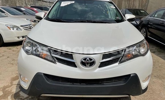 Buy Used Toyota RAV4 White Car in Sekondi–Takoradi Metropolitan in Western Buy Used Toyota RAV4 White Car in Sekondi–Takoradi Metropolitan in Western