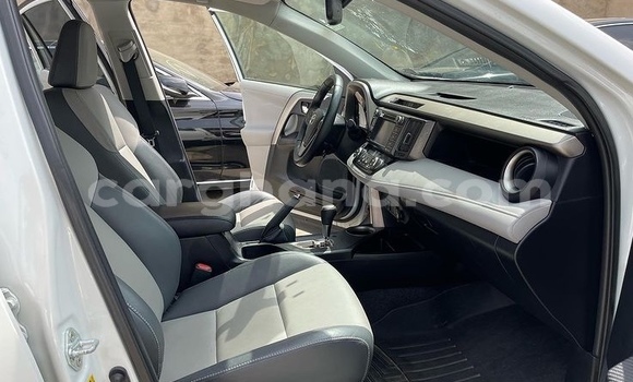 Buy Used Toyota Yaris Red Car in Sekondi–Takoradi Metropolitan in Western Buy Used Toyota Yaris Red Car in Sekondi–Takoradi Metropolitan in Western