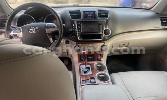 Sayi Na hannu Toyota Highlander Blue Mota in Tema a Greater Accra Sayi Na hannu Toyota Highlander Blue Mota in Tema a Greater Accra