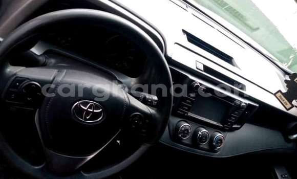 Ra Àlòkù Toyota RAV4 funfun Ọkọ̀ in Accra ni Greater Accra Ra Àlòkù Toyota RAV4 funfun Ọkọ̀ in Accra ni Greater Accra