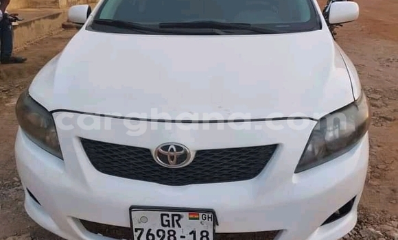 Ra Àlòkù Toyota Corolla funfun Ọkọ̀ in Accra ni Greater Accra