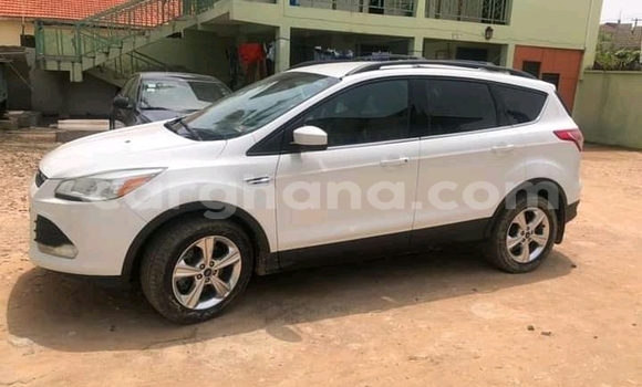 Ra Àlòkù Ford Escape funfun Ọkọ̀ in Accra ni Greater Accra