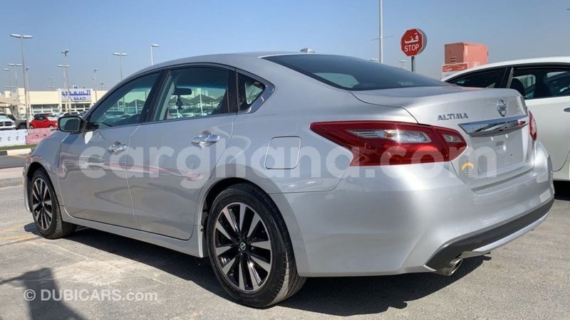 Big with watermark nissan altima ashanti import dubai 40640