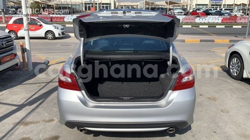 Big with watermark nissan altima ashanti import dubai 40640