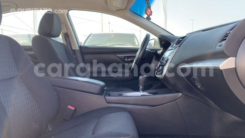 Big with watermark nissan altima ashanti import dubai 40640