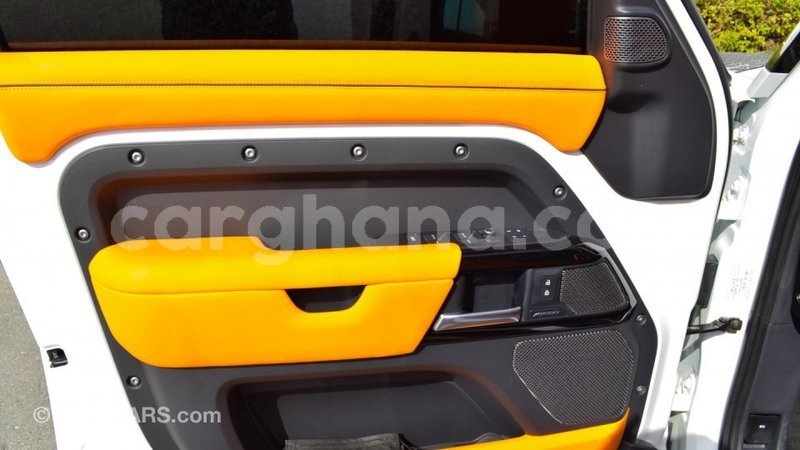 Big with watermark land rover defender ashanti import dubai 40646