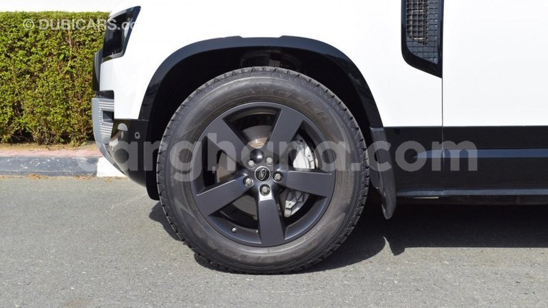 Big with watermark land rover defender ashanti import dubai 40646