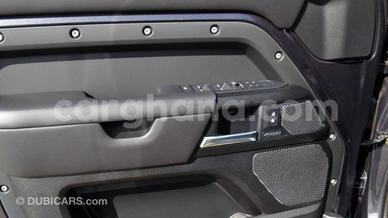 Big with watermark land rover defender ashanti import dubai 40647