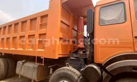 Ra Àlòkù Mercedes‒Benz Tipper Miiran Ọkọ̀ akẹ́rù ńlá in Accra ni Greater Accra Ra Àlòkù Mercedes‒Benz Tipper Miiran Ọkọ̀ akẹ́rù ńlá in Accra ni Greater Accra