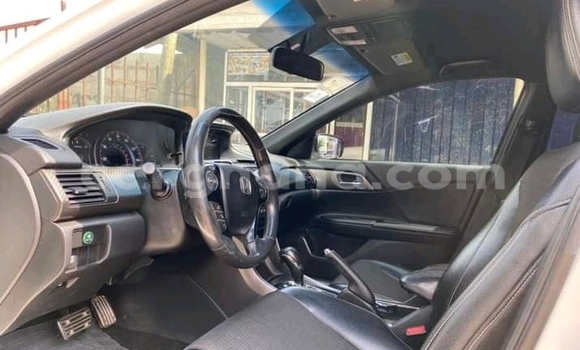 Buy Used Honda Accord White Car in Accra in Greater Accra Buy Used Honda Accord White Car in Accra in Greater Accra