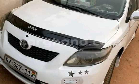 Ra Àlòkù Toyota Corolla funfun Ọkọ̀ in Accra ni Greater Accra Ra Àlòkù Toyota Corolla funfun Ọkọ̀ in Accra ni Greater Accra