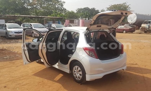 Ra Àlòkù Toyota Vitz funfun Ọkọ̀ in Sekondi–Takoradi Metropolitan ni Oorun Ra Àlòkù Toyota Vitz funfun Ọkọ̀ in Sekondi–Takoradi Metropolitan ni Oorun