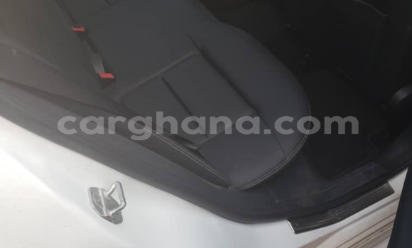 Sayi Na hannu Mercedes‒Benz E–Class White Mota in Tema a Greater Accra Sayi Na hannu Mercedes‒Benz E–Class White Mota in Tema a Greater Accra
