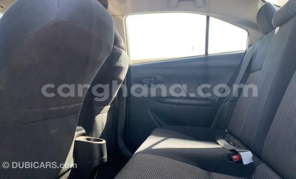 Ra Imported Toyota Yaris funfun Ọkọ̀ in Import - Dubai ni Ashanti Ra Imported Toyota Yaris funfun Ọkọ̀ in Import - Dubai ni Ashanti