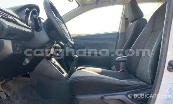 Ra Imported Toyota Yaris funfun Ọkọ̀ in Import - Dubai ni Ashanti Ra Imported Toyota Yaris funfun Ọkọ̀ in Import - Dubai ni Ashanti