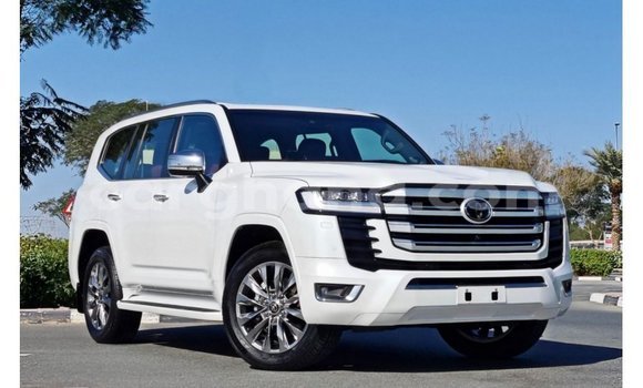 Sayi Imported Toyota Land Cruiser White Mota in Import - Dubai a Ashanti Sayi Imported Toyota Land Cruiser White Mota in Import - Dubai a Ashanti