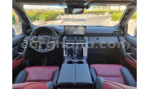 Sayi Imported Toyota Land Cruiser White Mota in Import - Dubai a Ashanti Sayi Imported Toyota Land Cruiser White Mota in Import - Dubai a Ashanti