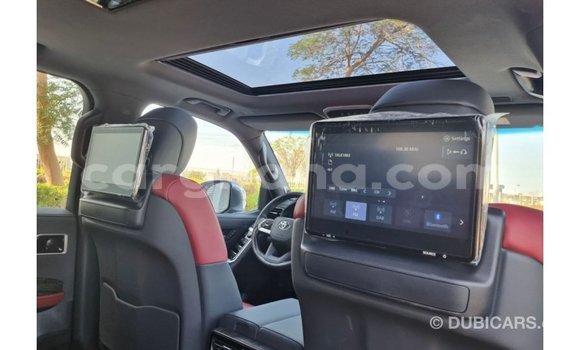 Sayi Imported Toyota Land Cruiser White Mota in Import - Dubai a Ashanti Sayi Imported Toyota Land Cruiser White Mota in Import - Dubai a Ashanti