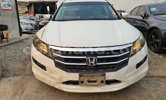 Ra Àlòkù Honda Crosstour funfun Ọkọ̀ in Tema ni Greater Accra