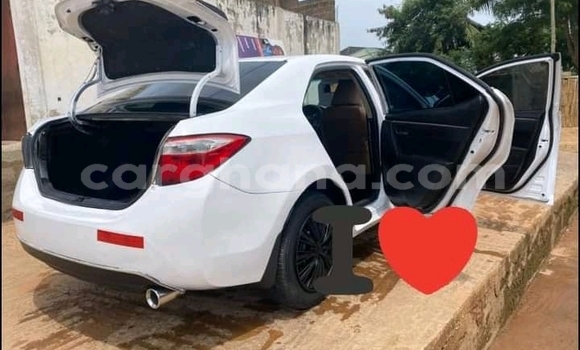 Sayi Na hannu Toyota Corolla White Mota in Accra a Greater Accra Sayi Na hannu Toyota Corolla White Mota in Accra a Greater Accra